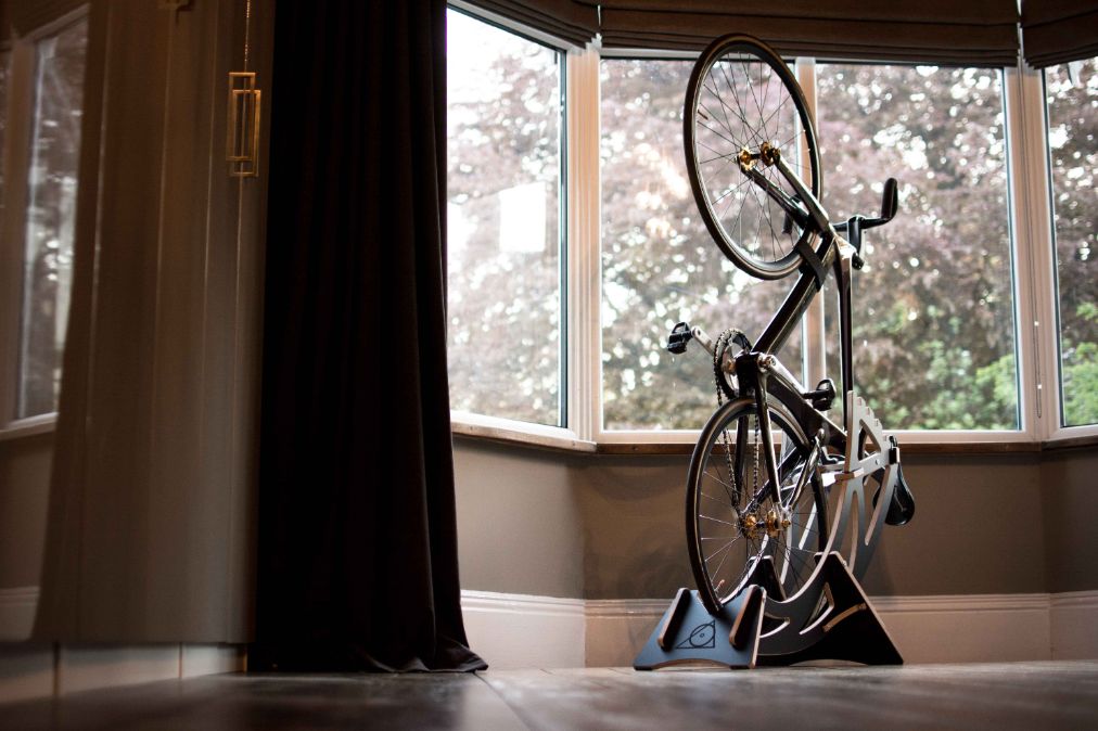 Bike Stow Up(バイクストーアップ)置くだけで映えるサイクルスタンド