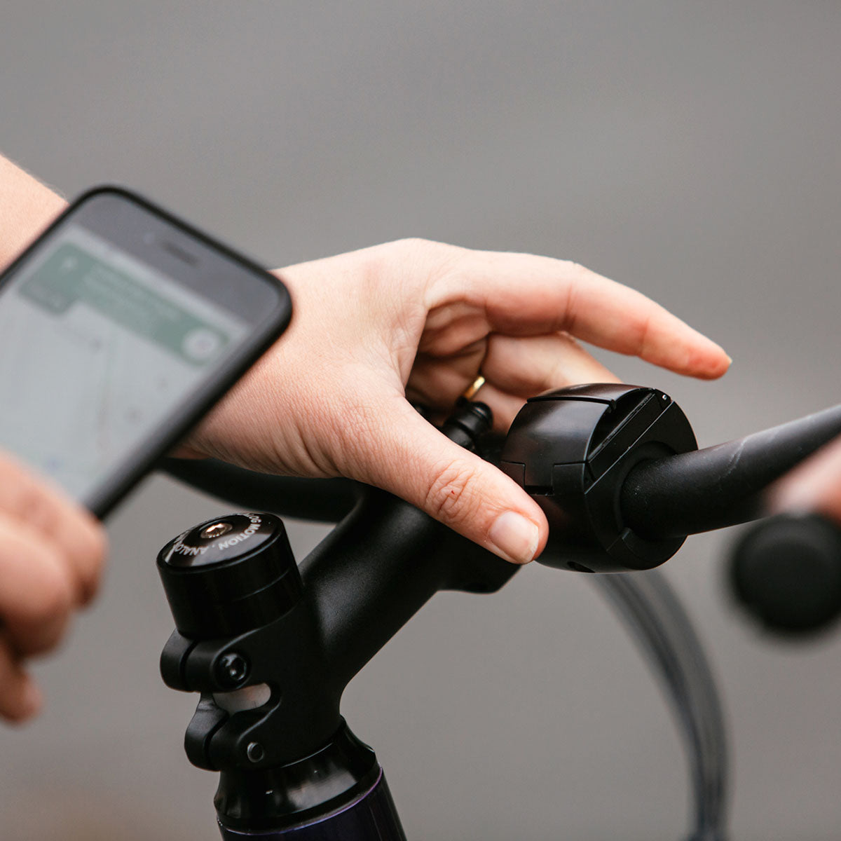 LOOP MOUNT Twist(ループマウントツイスト)自転車用スマートフォンホルダー – GEEKTRADEオフィシャルショップ
